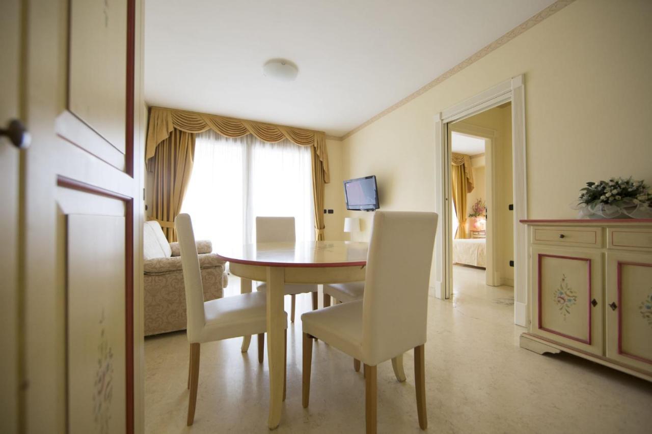 Appartamento Du Lac 1 Desenzano del Garda Luaran gambar