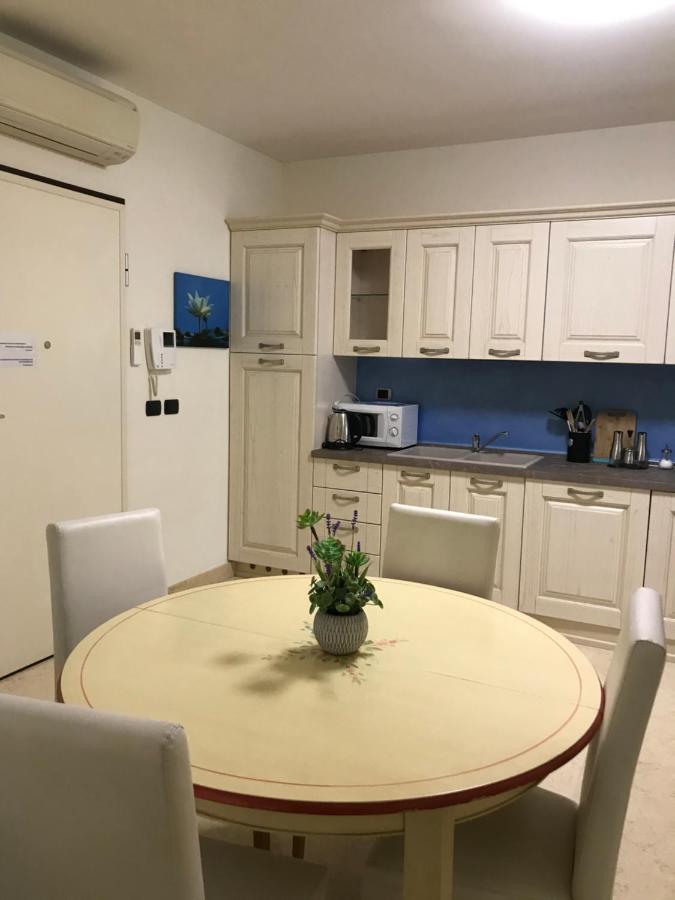 Appartamento Du Lac 1 Desenzano del Garda Luaran gambar