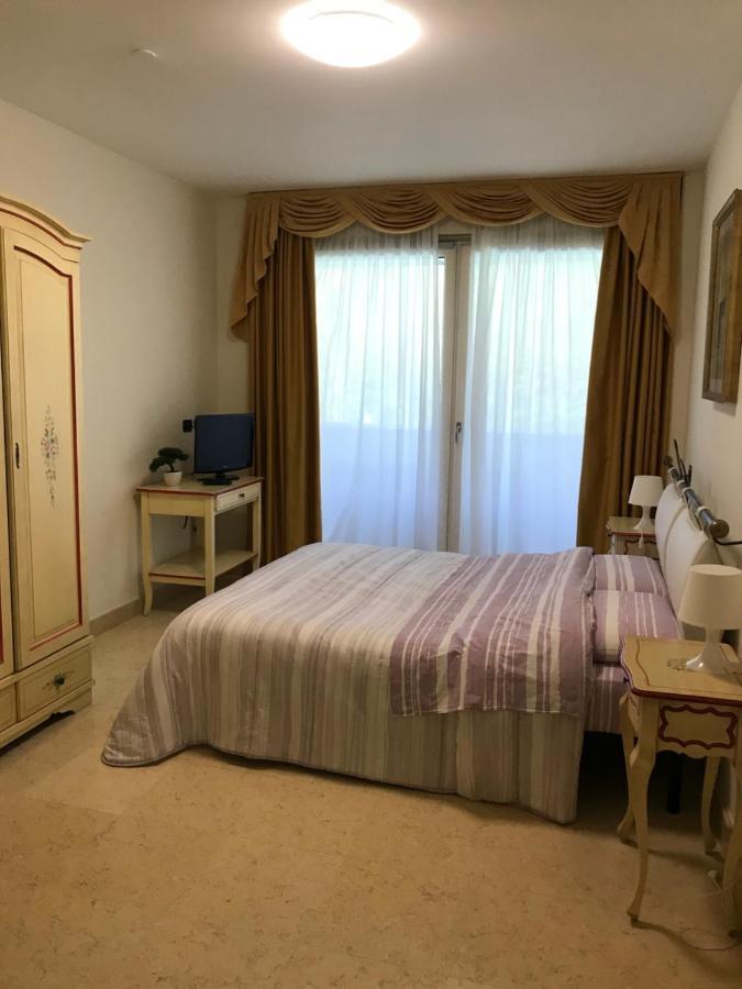 Appartamento Du Lac 1 Desenzano del Garda Luaran gambar